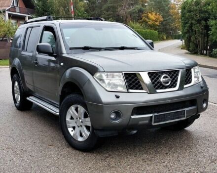 Серый Ниссан Патфайндер, объемом двигателя 2.5 л и пробегом 230 тыс. км за 3416 $, фото 3 на Automoto.ua