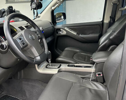 Серый Ниссан Патфайндер, объемом двигателя 2.5 л и пробегом 364 тыс. км за 12000 $, фото 19 на Automoto.ua