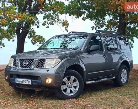Сірий Ніссан Патфайндер, об'ємом двигуна 2.5 л та пробігом 361 тис. км за 5999 $, фото 3 на Automoto.ua