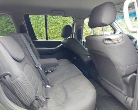 Серый Ниссан Патфайндер, объемом двигателя 2.5 л и пробегом 230 тыс. км за 3416 $, фото 7 на Automoto.ua