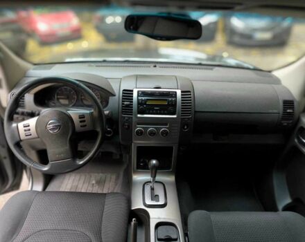 Серый Ниссан Патфайндер, объемом двигателя 2.5 л и пробегом 358 тыс. км за 5978 $, фото 7 на Automoto.ua