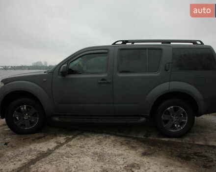 Ниссан Патфайндер 2005 в Днепре (Днепропетровске) на Automoto.ua Серый Ниссан Патфайндер, объемом двигателя 2.49 л и пробегом 285 тыс. км за 7600 $, фото 2 на Automoto.ua