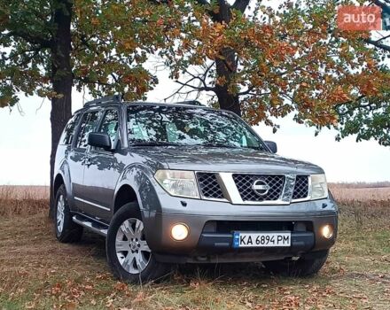 Сірий Ніссан Патфайндер, об'ємом двигуна 2.5 л та пробігом 361 тис. км за 5999 $, фото 1 на Automoto.ua