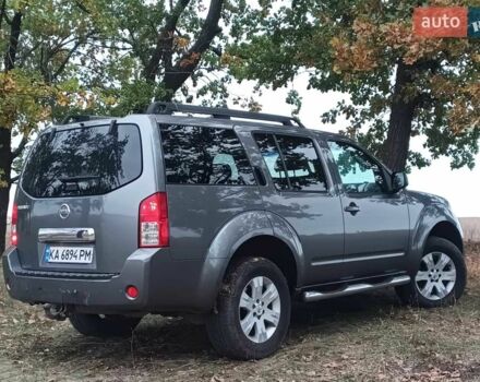 Сірий Ніссан Патфайндер, об'ємом двигуна 2.5 л та пробігом 361 тис. км за 5999 $, фото 6 на Automoto.ua