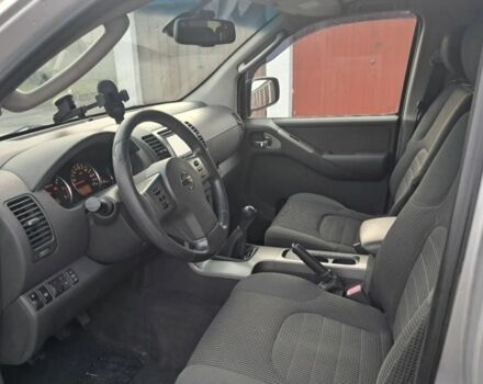 Серый Ниссан Патфайндер, объемом двигателя 2.5 л и пробегом 247 тыс. км за 3100 $, фото 4 на Automoto.ua