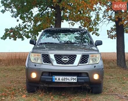 Сірий Ніссан Патфайндер, об'ємом двигуна 2.5 л та пробігом 361 тис. км за 5999 $, фото 2 на Automoto.ua
