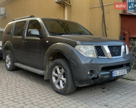 Серый Ниссан Патфайндер, объемом двигателя 2.5 л и пробегом 300 тыс. км за 4000 $, фото 8 на Automoto.ua