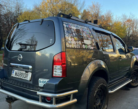 Серый Ниссан Патфайндер, объемом двигателя 2.49 л и пробегом 364 тыс. км за 10000 $, фото 10 на Automoto.ua