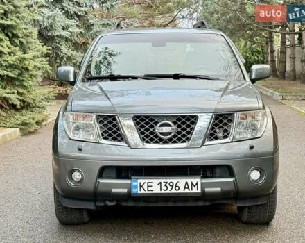 Сірий Ніссан Патфайндер, об'ємом двигуна 4 л та пробігом 245 тис. км за 8250 $, фото 5 на Automoto.ua