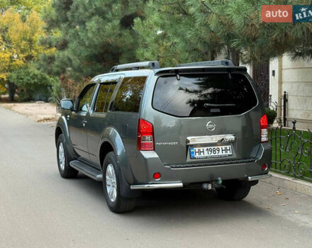 Серый Ниссан Патфайндер, объемом двигателя 4 л и пробегом 155 тыс. км за 12700 $, фото 23 на Automoto.ua