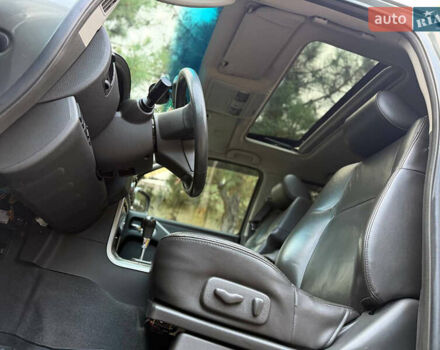 Серый Ниссан Патфайндер, объемом двигателя 4 л и пробегом 155 тыс. км за 12700 $, фото 26 на Automoto.ua