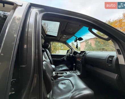 Серый Ниссан Патфайндер, объемом двигателя 4 л и пробегом 155 тыс. км за 12700 $, фото 46 на Automoto.ua