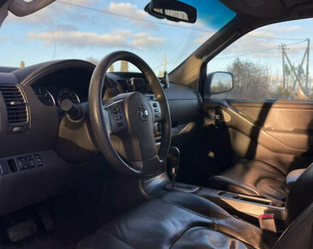 Серый Ниссан Патфайндер, объемом двигателя 2.5 л и пробегом 309 тыс. км за 6999 $, фото 5 на Automoto.ua