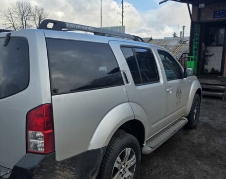 Серый Ниссан Патфайндер, объемом двигателя 2.5 л и пробегом 300 тыс. км за 6388 $, фото 4 на Automoto.ua