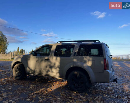 Серый Ниссан Патфайндер, объемом двигателя 2.5 л и пробегом 309 тыс. км за 6999 $, фото 4 на Automoto.ua