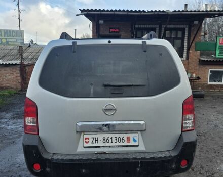 Серый Ниссан Патфайндер, объемом двигателя 2.5 л и пробегом 300 тыс. км за 6388 $, фото 3 на Automoto.ua