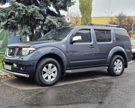 Серый Ниссан Патфайндер, объемом двигателя 2.5 л и пробегом 227 тыс. км за 8999 $, фото 2 на Automoto.ua
