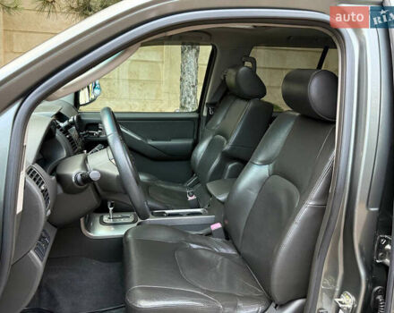Серый Ниссан Патфайндер, объемом двигателя 4 л и пробегом 155 тыс. км за 12700 $, фото 29 на Automoto.ua