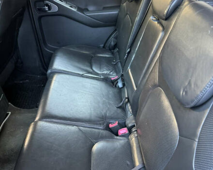 Сірий Ніссан Патфайндер, об'ємом двигуна 2.5 л та пробігом 341 тис. км за 9000 $, фото 2 на Automoto.ua