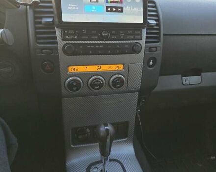 Серый Ниссан Патфайндер, объемом двигателя 2.49 л и пробегом 367 тыс. км за 12000 $, фото 7 на Automoto.ua