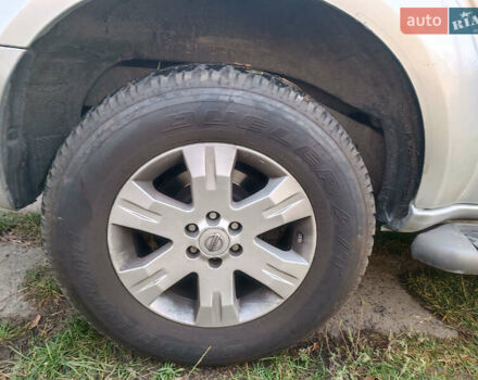 Сірий Ніссан Патфайндер, об'ємом двигуна 2.5 л та пробігом 83 тис. км за 13100 $, фото 6 на Automoto.ua