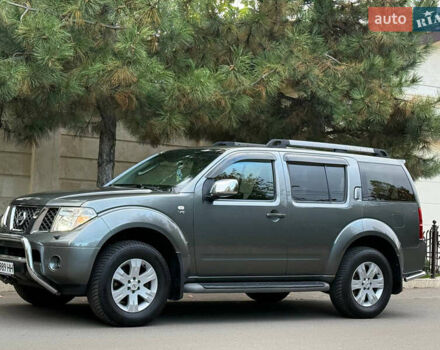 Серый Ниссан Патфайндер, объемом двигателя 4 л и пробегом 155 тыс. км за 12700 $, фото 10 на Automoto.ua