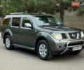 Серый Ниссан Патфайндер, объемом двигателя 4 л и пробегом 155 тыс. км за 12700 $, фото 4 на Automoto.ua