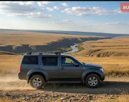 Серый Ниссан Патфайндер, объемом двигателя 2.49 л и пробегом 250 тыс. км за 9200 $, фото 1 на Automoto.ua