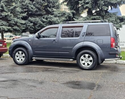 Серый Ниссан Патфайндер, объемом двигателя 2.5 л и пробегом 227 тыс. км за 8999 $, фото 3 на Automoto.ua