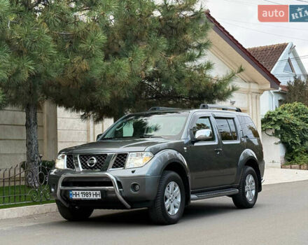 Серый Ниссан Патфайндер, объемом двигателя 4 л и пробегом 155 тыс. км за 12700 $, фото 15 на Automoto.ua