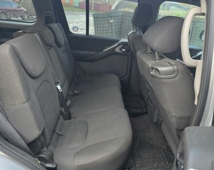 Серый Ниссан Патфайндер, объемом двигателя 2.5 л и пробегом 300 тыс. км за 6388 $, фото 5 на Automoto.ua