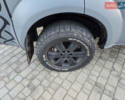 Серый Ниссан Патфайндер, объемом двигателя 2.49 л и пробегом 367 тыс. км за 12000 $, фото 12 на Automoto.ua