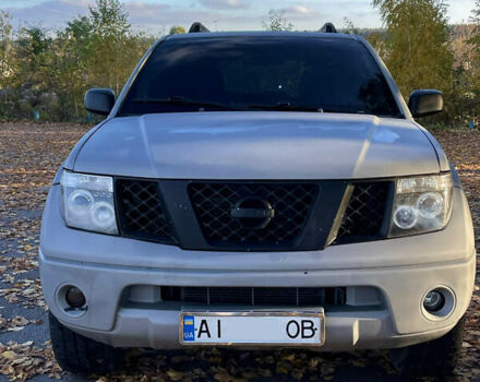 Серый Ниссан Патфайндер, объемом двигателя 2.5 л и пробегом 309 тыс. км за 6999 $, фото 2 на Automoto.ua
