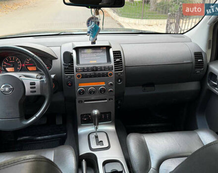 Серый Ниссан Патфайндер, объемом двигателя 4 л и пробегом 155 тыс. км за 12700 $, фото 35 на Automoto.ua