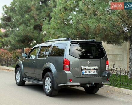 Серый Ниссан Патфайндер, объемом двигателя 4 л и пробегом 155 тыс. км за 12700 $, фото 18 на Automoto.ua