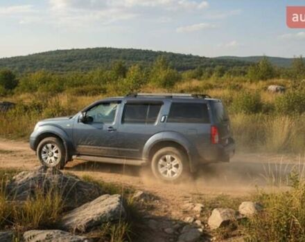 Серый Ниссан Патфайндер, объемом двигателя 2.49 л и пробегом 250 тыс. км за 9200 $, фото 3 на Automoto.ua