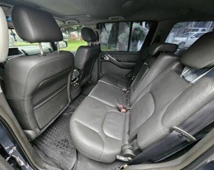 Серый Ниссан Патфайндер, объемом двигателя 2.5 л и пробегом 227 тыс. км за 8999 $, фото 6 на Automoto.ua