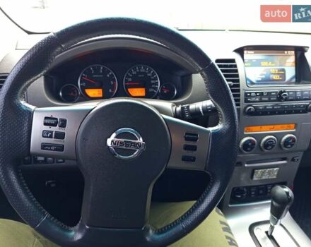 Сірий Ніссан Патфайндер, об'ємом двигуна 2.5 л та пробігом 255 тис. км за 10000 $, фото 8 на Automoto.ua