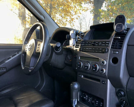 Серый Ниссан Патфайндер, объемом двигателя 2.5 л и пробегом 309 тыс. км за 6999 $, фото 6 на Automoto.ua