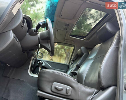 Серый Ниссан Патфайндер, объемом двигателя 4 л и пробегом 155 тыс. км за 12700 $, фото 24 на Automoto.ua