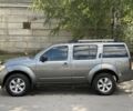Сірий Ніссан Патфайндер, об'ємом двигуна 0 л та пробігом 300 тис. км за 4000 $, фото 1 на Automoto.ua