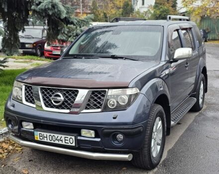 Серый Ниссан Патфайндер, объемом двигателя 2.5 л и пробегом 227 тыс. км за 8999 $, фото 1 на Automoto.ua