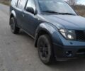 Сірий Ніссан Патфайндер, об'ємом двигуна 2.49 л та пробігом 174 тис. км за 10500 $, фото 2 на Automoto.ua