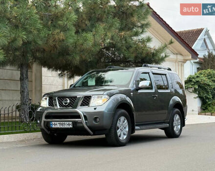 Серый Ниссан Патфайндер, объемом двигателя 4 л и пробегом 155 тыс. км за 12700 $, фото 13 на Automoto.ua