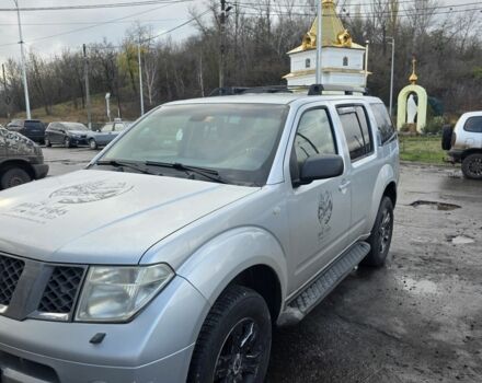 Серый Ниссан Патфайндер, объемом двигателя 2.5 л и пробегом 300 тыс. км за 6388 $, фото 1 на Automoto.ua
