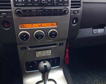 Сірий Ніссан Патфайндер, об'ємом двигуна 2.5 л та пробігом 255 тис. км за 10000 $, фото 11 на Automoto.ua