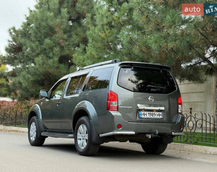 Серый Ниссан Патфайндер, объемом двигателя 4 л и пробегом 155 тыс. км за 12700 $, фото 21 на Automoto.ua