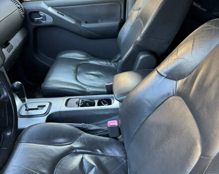 Сірий Ніссан Патфайндер, об'ємом двигуна 2.5 л та пробігом 341 тис. км за 9000 $, фото 3 на Automoto.ua