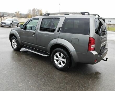 Серый Ниссан Патфайндер, объемом двигателя 2.5 л и пробегом 250 тыс. км за 3750 $, фото 6 на Automoto.ua