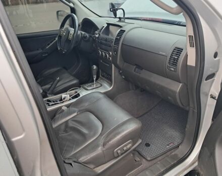 Серый Ниссан Патфайндер, объемом двигателя 4 л и пробегом 278 тыс. км за 5500 $, фото 7 на Automoto.ua